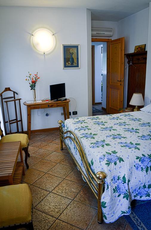 Bed & Breakfast Il Giardino Baricella Экстерьер фото
